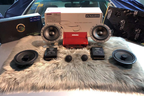 car stereo system with speakers